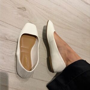 BAMBOO Women's Cream Loafers